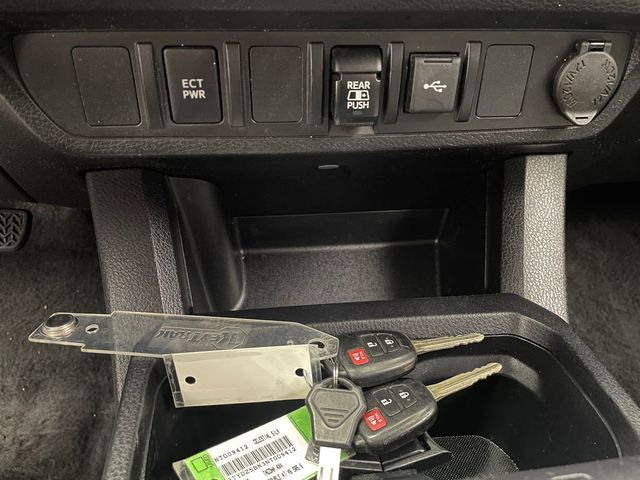 2022 Toyota Tacoma 4WD SR5 Double Cab 6' Bed V6 Automatic - 22942112 - 27