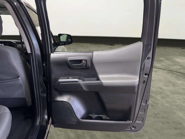 2022 Toyota Tacoma 4WD SR Double Cab 5' Bed V6 Automatic - 23018968 - 13