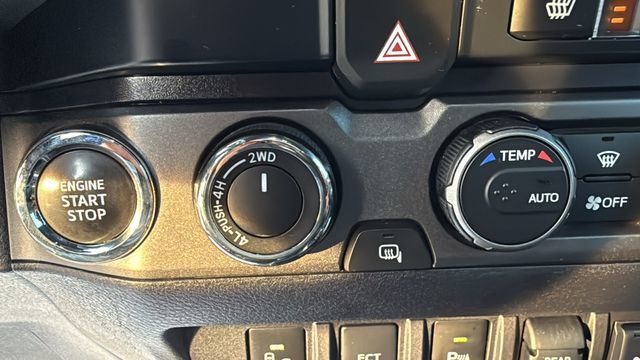 2022 Toyota Tacoma 4WD SR Double Cab 5' Bed V6 Automatic - 23071179 - 22