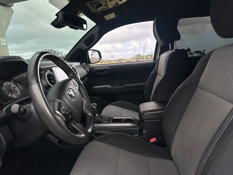 2022 Toyota Tacoma 4WD TRD Off-Road - 23030836 - 11