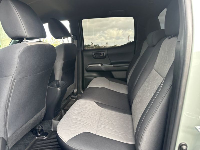 2022 Toyota Tacoma 4WD TRD Off-Road - 23030836 - 13