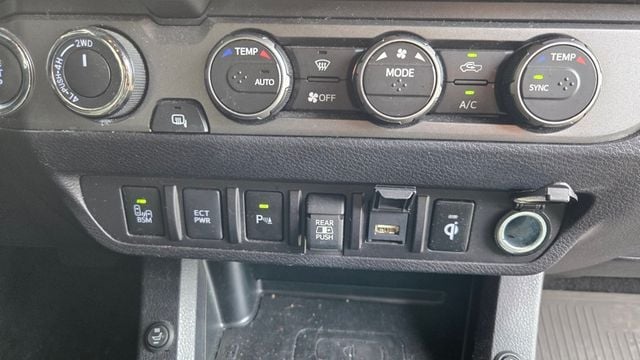 2022 Toyota Tacoma 4WD TRD Off Road  - 22941602 - 24