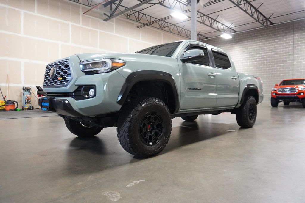 2022 Toyota Tacoma TRD Double Cab V6 photo 2