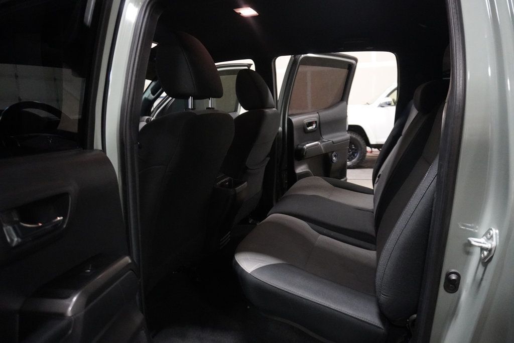 2022 Toyota Tacoma TRD Double Cab V6 photo 9