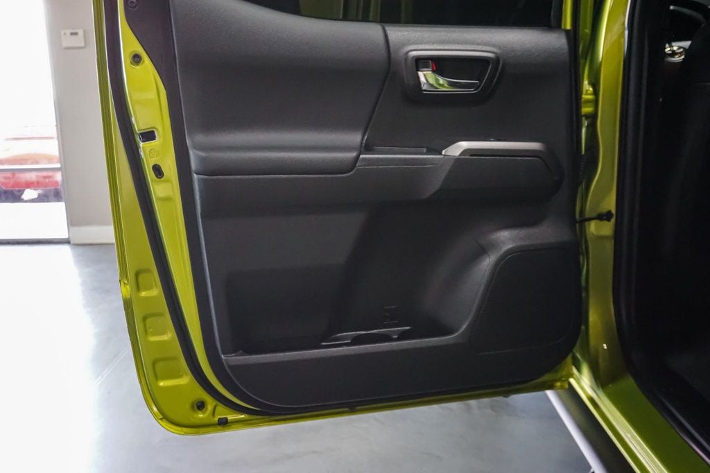 2022 Toyota Tacoma 4WD *TRD Pro* *Crew Cab* *4x4* *6-Speed Manual* *Only 18k Miles* - 23014173 - 20