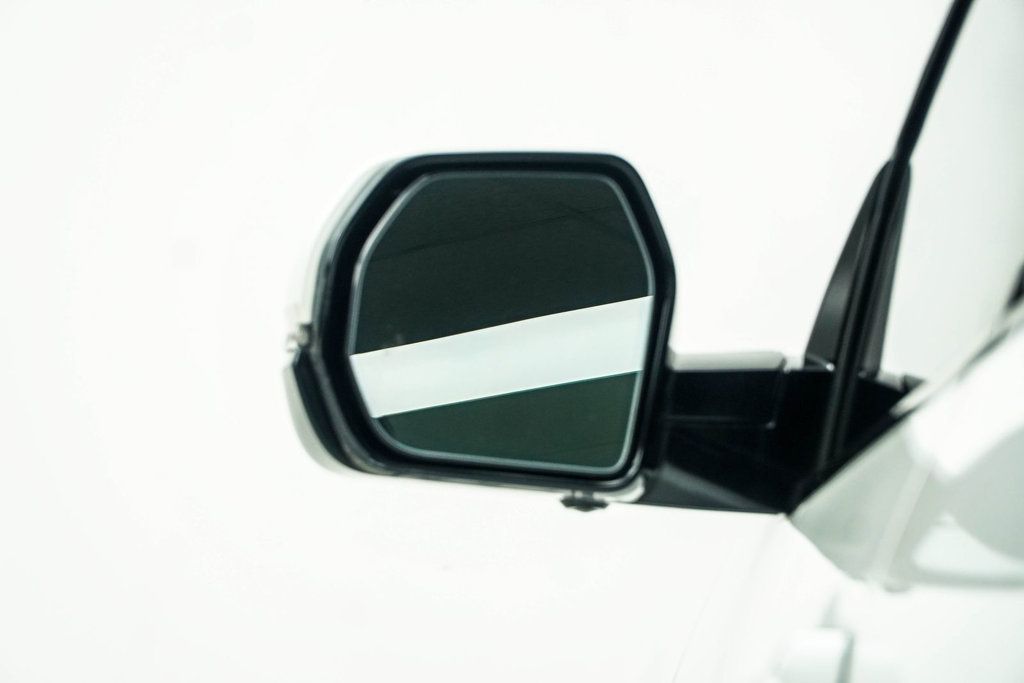 Toyota Tundra photo 16