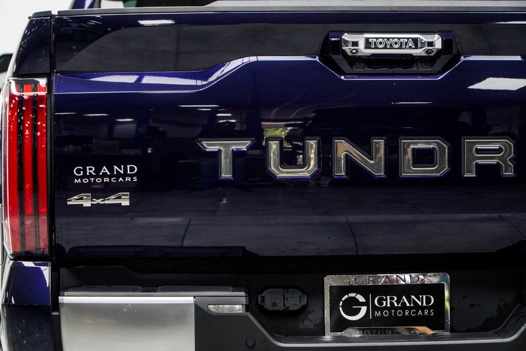 Toyota Tundra photo 18