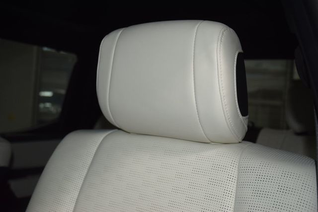 2022 Toyota Tundra 4WD Capstone Hybrid - 23037565 - 39