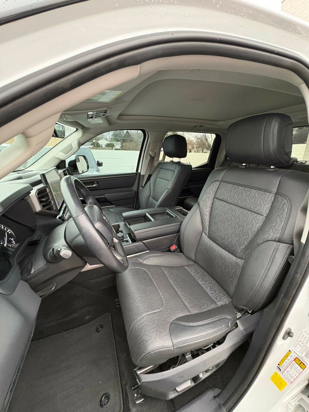 2022 Toyota Tundra 4WD Limited/4WD/PanoramicSunroof/HeatedSteeringWheel/BackupCam/NAV - 22953583 - 10