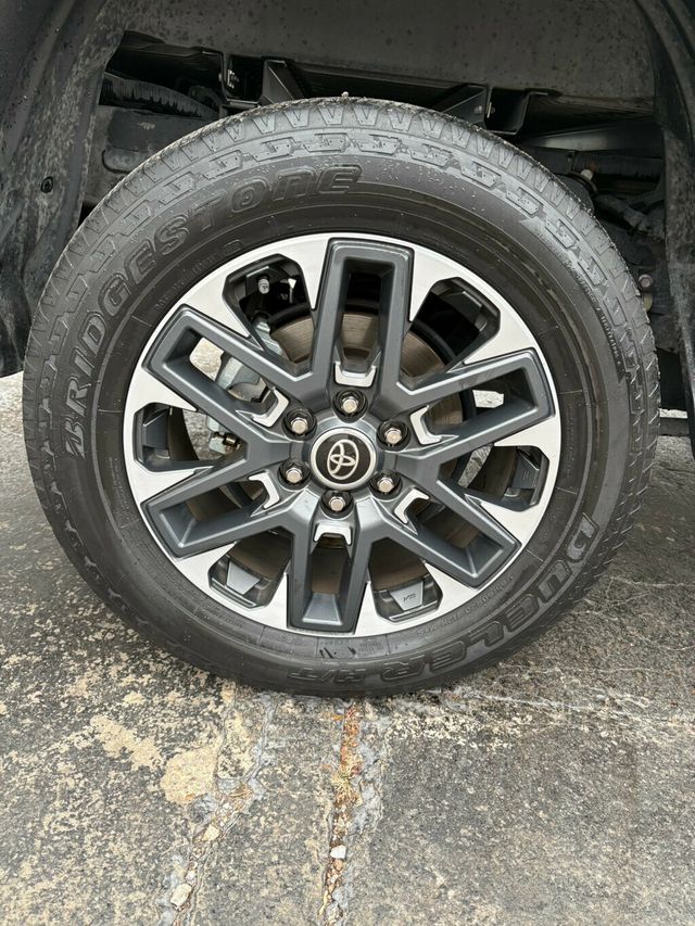 2022 Toyota Tundra 4WD Limited/4WD/PanoramicSunroof/HeatedSteeringWheel/BackupCam/NAV - 22953583 - 27