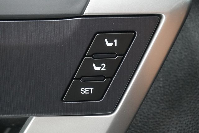 2022 Toyota Tundra 4WD Platinum - 22990315 - 17