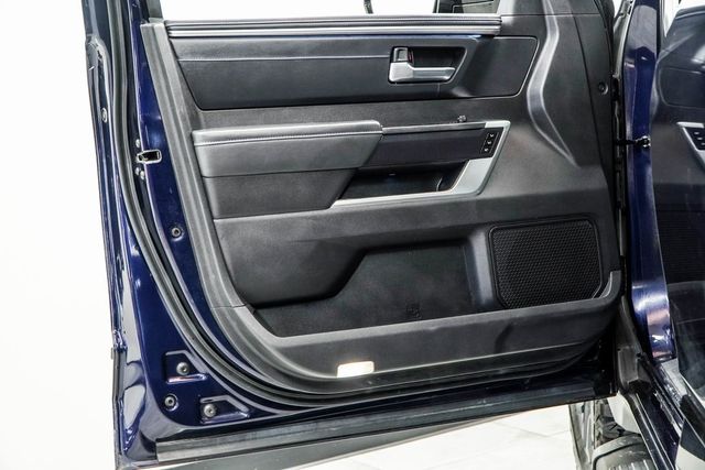 2022 Toyota Tundra 4WD Platinum - 22925378 - 40