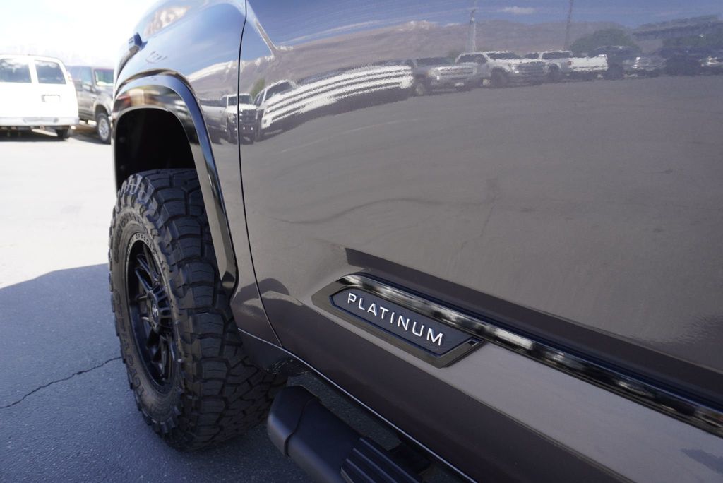2022 Toyota Tundra 4WD PLATINUM - 23026227 - 17