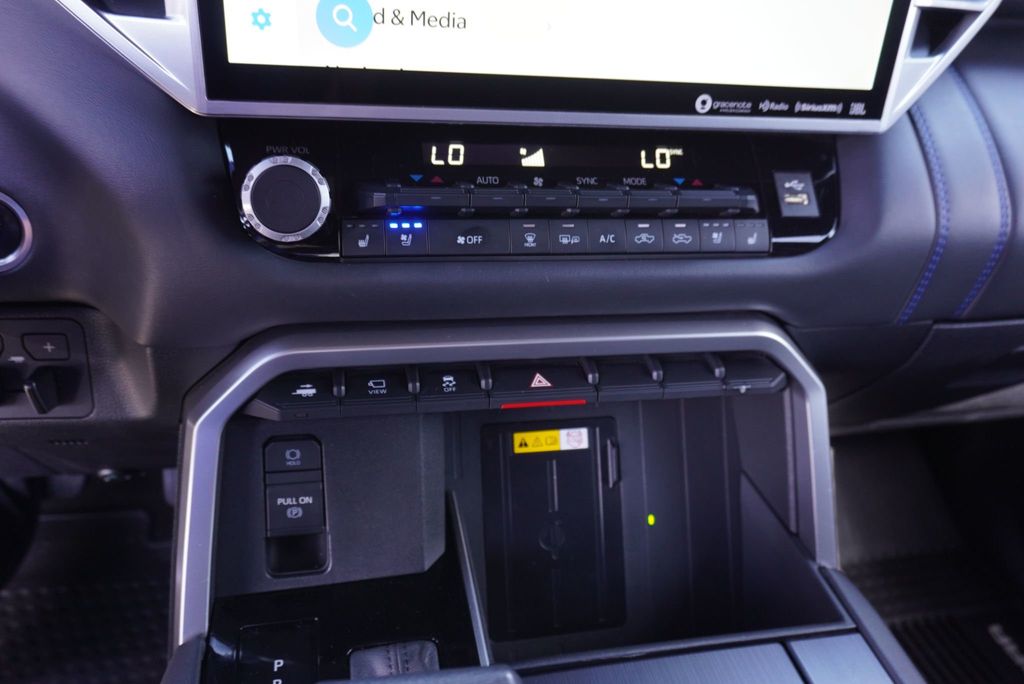 2022 Toyota Tundra 4WD PLATINUM - 23026227 - 35