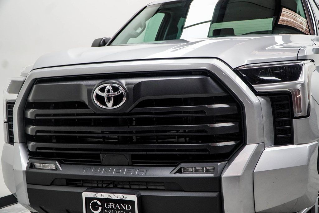 2022 Toyota Tundra SR5 photo 2