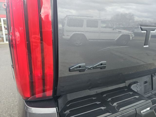 2022 Toyota Tundra 4WD SR5 - 22987307 - 24
