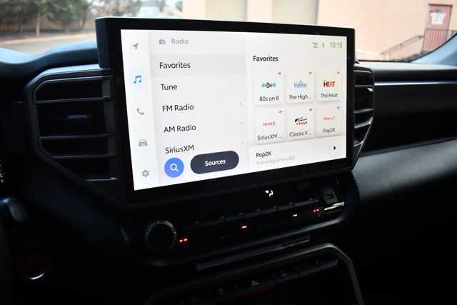 2022 Toyota Tundra 4WD SR5 CrewMax 5.5' Bed - 22953867 - 19