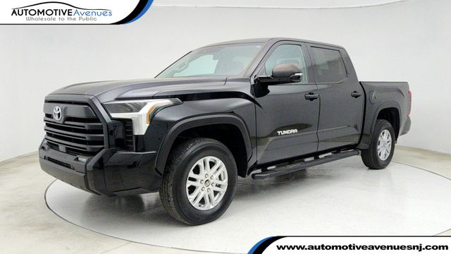 2022 Toyota Tundra 4WD SR5 CrewMax 5.5' Bed 3.5L w/ Convenience Pkg, Dual-Step Nerf Bar - 22941012 - 0