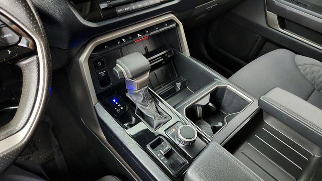 2022 Toyota Tundra 4WD SR5 CrewMax 5.5' Bed 3.5L w/ Convenience Pkg, Dual-Step Nerf Bar - 22941012 - 14