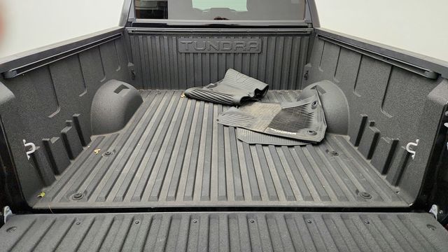 2022 Toyota Tundra 4WD SR5 CrewMax 5.5' Bed 3.5L w/ Convenience Pkg, Dual-Step Nerf Bar - 22941012 - 19