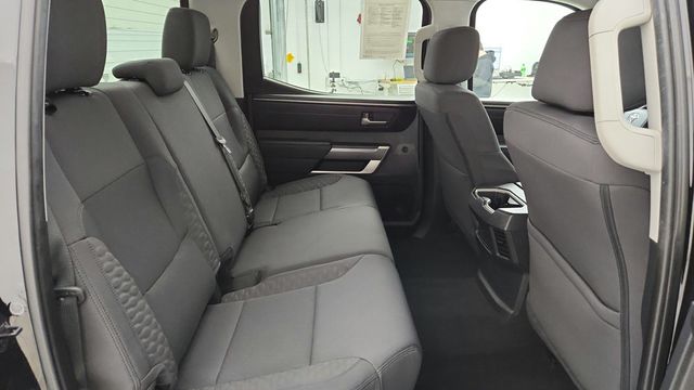 2022 Toyota Tundra 4WD SR5 CrewMax 5.5' Bed 3.5L w/ Convenience Pkg, Dual-Step Nerf Bar - 22941012 - 20