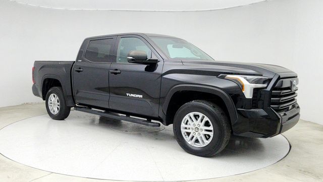 2022 Toyota Tundra 4WD SR5 CrewMax 5.5' Bed 3.5L w/ Convenience Pkg, Dual-Step Nerf Bar - 22941012 - 2