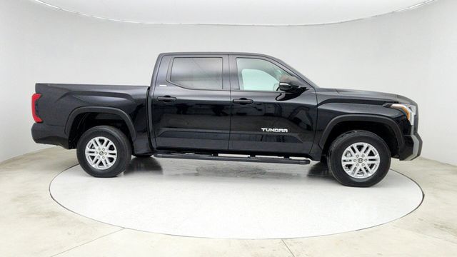 2022 Toyota Tundra 4WD SR5 CrewMax 5.5' Bed 3.5L w/ Convenience Pkg, Dual-Step Nerf Bar - 22941012 - 3