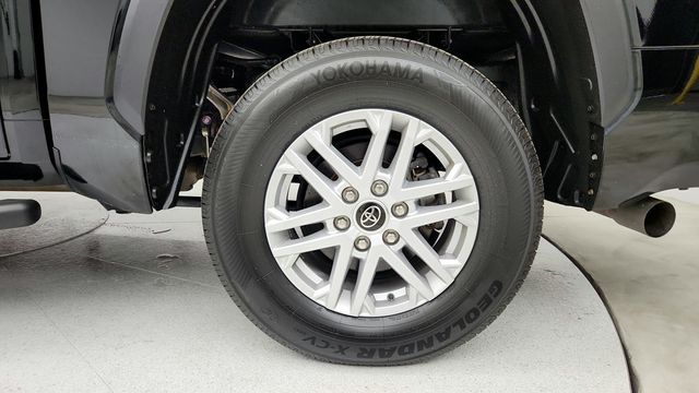 2022 Toyota Tundra 4WD SR5 CrewMax 5.5' Bed 3.5L w/ Convenience Pkg, Dual-Step Nerf Bar - 22941012 - 8