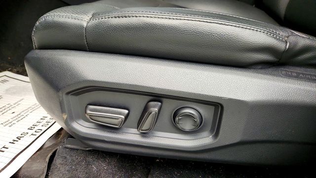 2022 Toyota Tundra 4WD SR5 CrewMax 5.5' Bed w/ TRD Premium, Advanced Off Road Tech Pkgs - 23010737 - 10