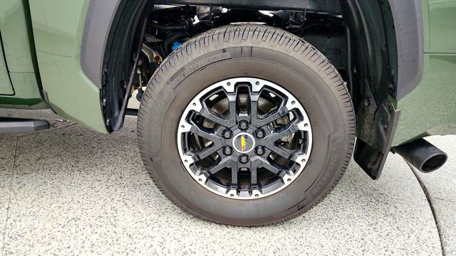 2022 Toyota Tundra 4WD SR5 CrewMax 5.5' Bed w/ TRD Premium, Advanced Off Road Tech Pkgs - 23010737 - 8
