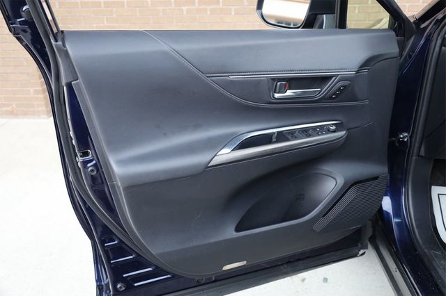 2022 Toyota Venza Limited AWD - 22928753 - 21