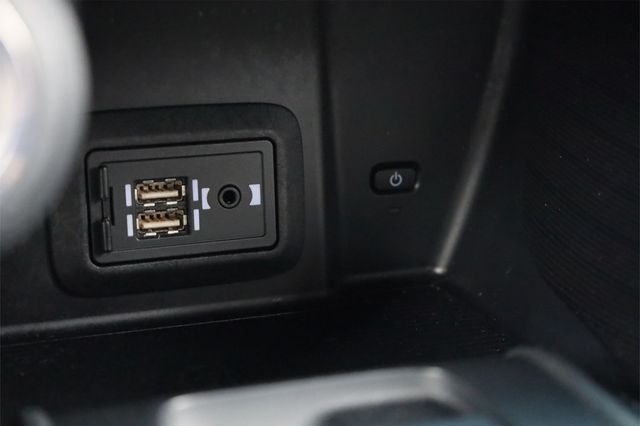 2022 Toyota Venza Limited AWD - 22928753 - 35