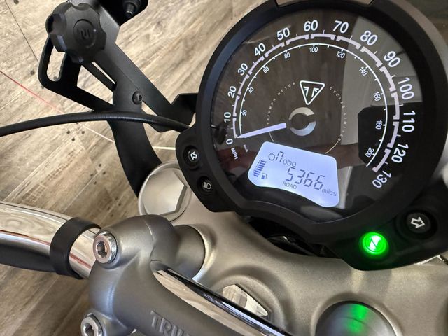 2022 Triumph Bonneville Speedmaster LOW MILES! - 22994086 - 9
