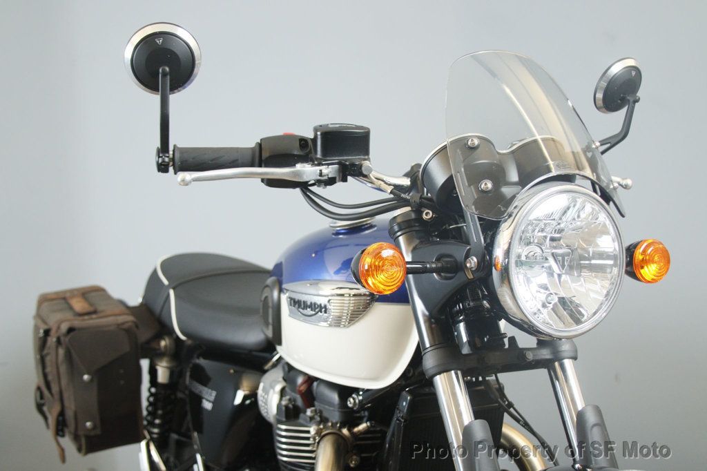 2022 Triumph Bonneville T100 Two-Tone Only 1842 Miles - 22948844 | Video 1