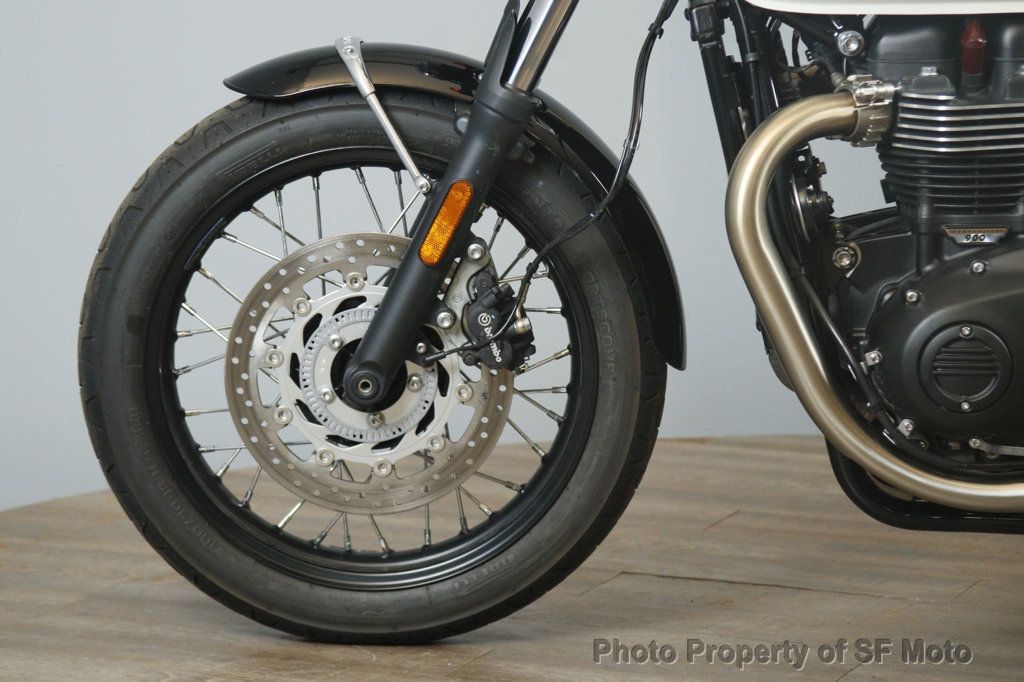 2022 Triumph Bonneville T100 Two-Tone Only 1842 Miles - 22948844 - 12