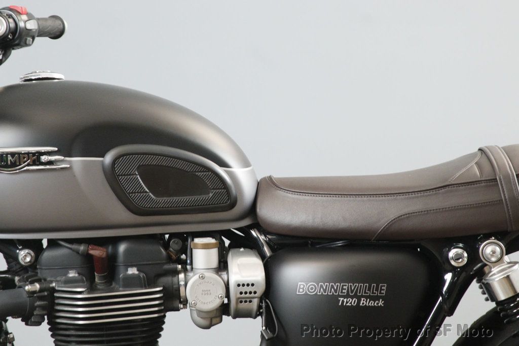 2022 Triumph Bonneville T120 Two Tone One Owner, 4782 Mi - 22982471 - 9