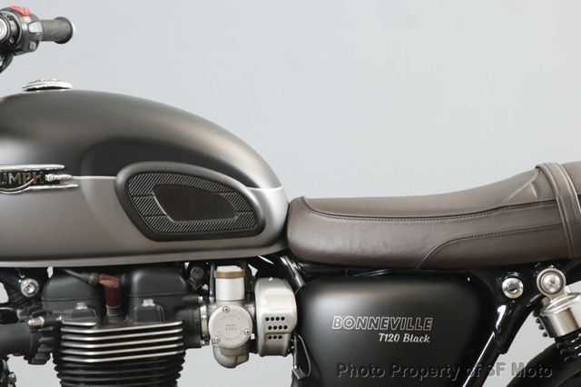 2022 Triumph Bonneville T120 Two Tone One Owner, 4782 Mi - 22982471 - 9