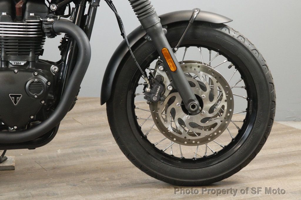 2022 Triumph Bonneville T120 Two Tone One Owner, 4782 Mi - 22982471 - 13