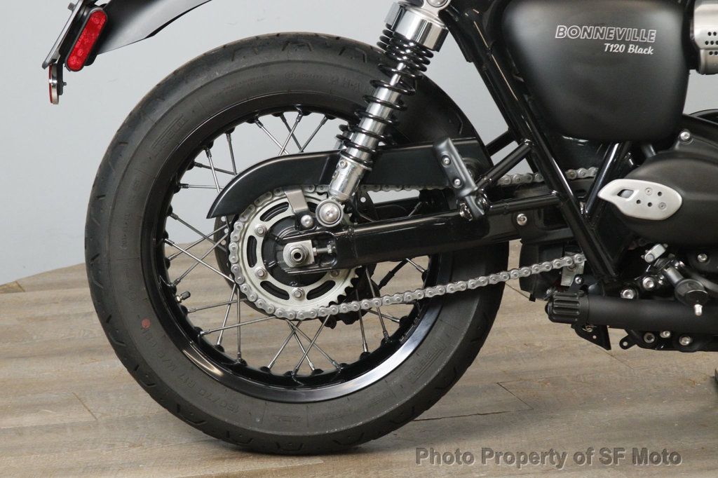 2022 Triumph Bonneville T120 Two Tone One Owner, 4782 Mi - 22982471 - 16