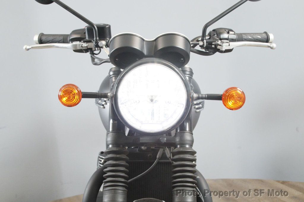 2022 Triumph Bonneville T120 Two Tone One Owner, 4782 Mi - 22982471 - 25