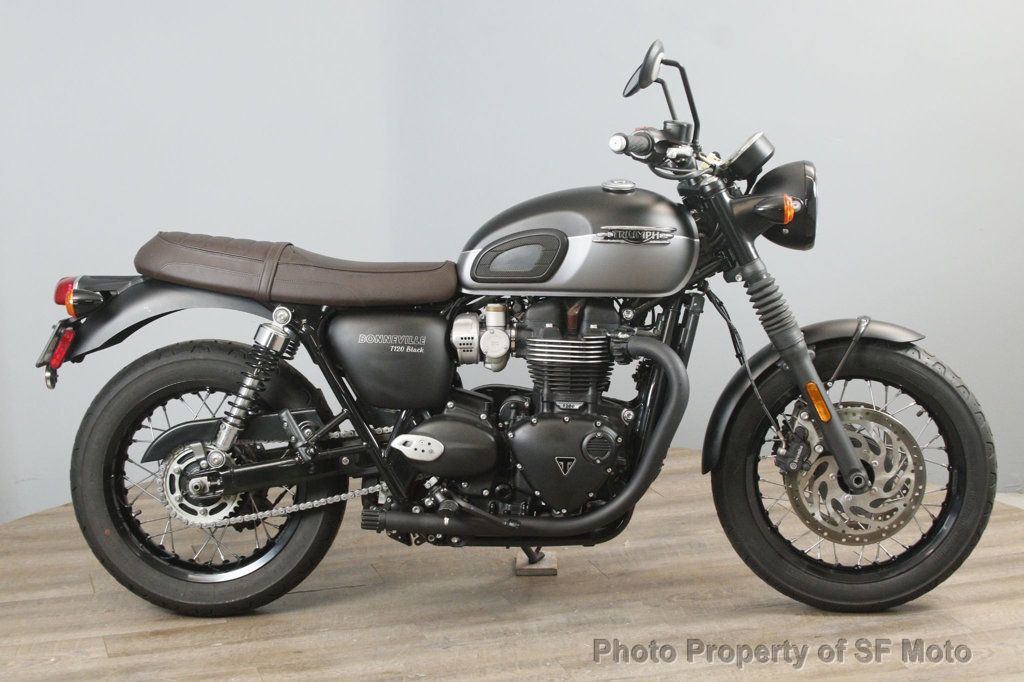 2022 Triumph Bonneville T120 Two Tone One Owner, 4782 Mi - 22982471 - 2