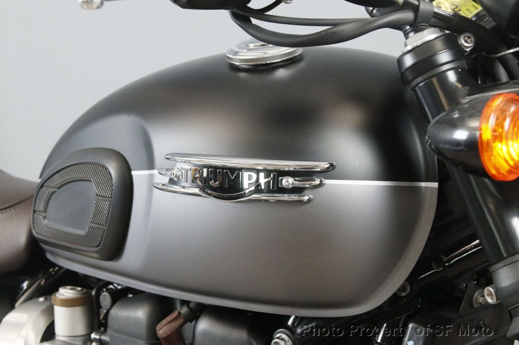 2022 Triumph Bonneville T120 Two Tone One Owner, 4782 Mi - 22982471 - 32