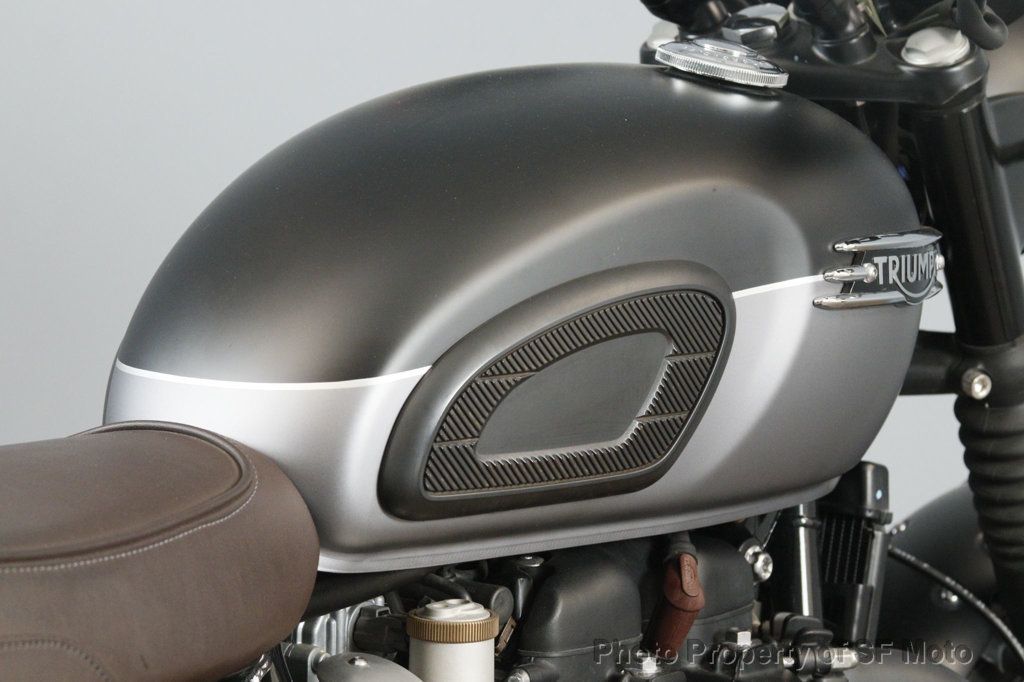 2022 Triumph Bonneville T120 Two Tone One Owner, 4782 Mi - 22982471 - 36