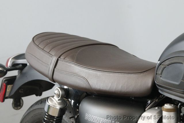 2022 Triumph Bonneville T120 Two Tone One Owner, 4782 Mi - 22982471 - 38