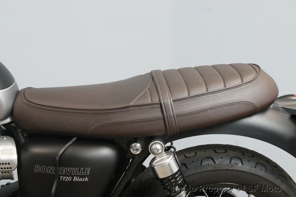2022 Triumph Bonneville T120 Two Tone One Owner, 4782 Mi - 22982471 - 41