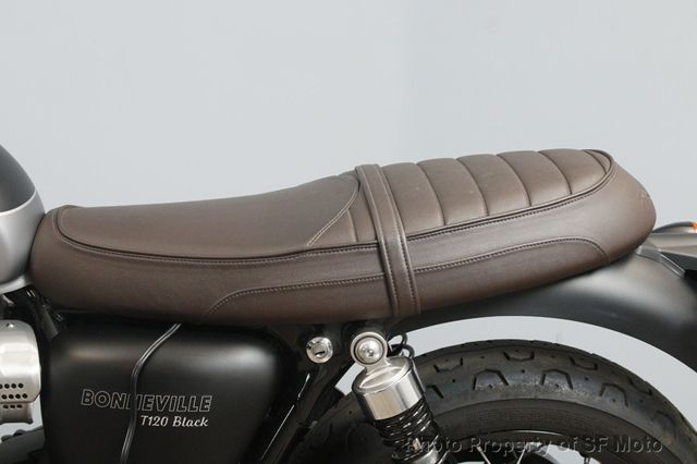 2022 Triumph Bonneville T120 Two Tone One Owner, 4782 Mi - 22982471 - 41