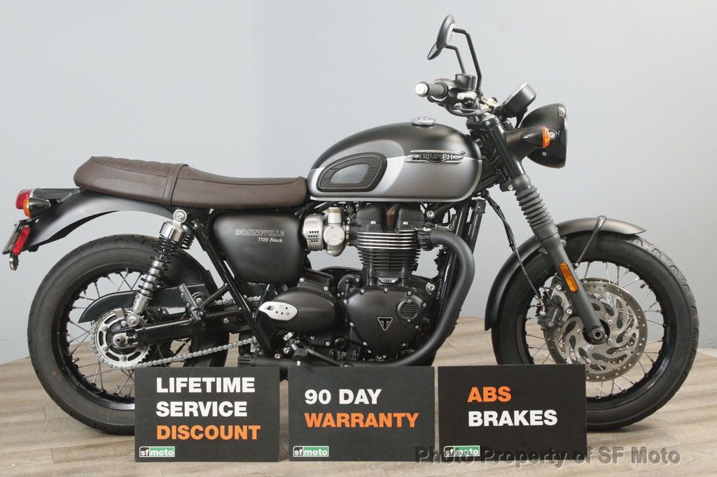 2022 Triumph Bonneville T120 Two Tone One Owner, 4782 Mi - 22982471 - 4