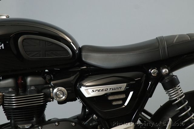 2022 Triumph Speed Twin One Owner, 4 Mi - 22982487 - 9