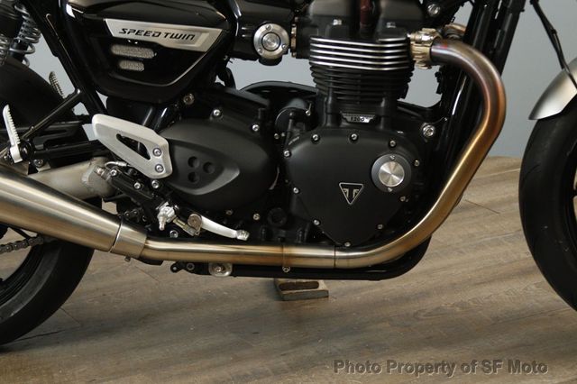 2022 Triumph Speed Twin One Owner, 4 Mi - 22982487 - 14