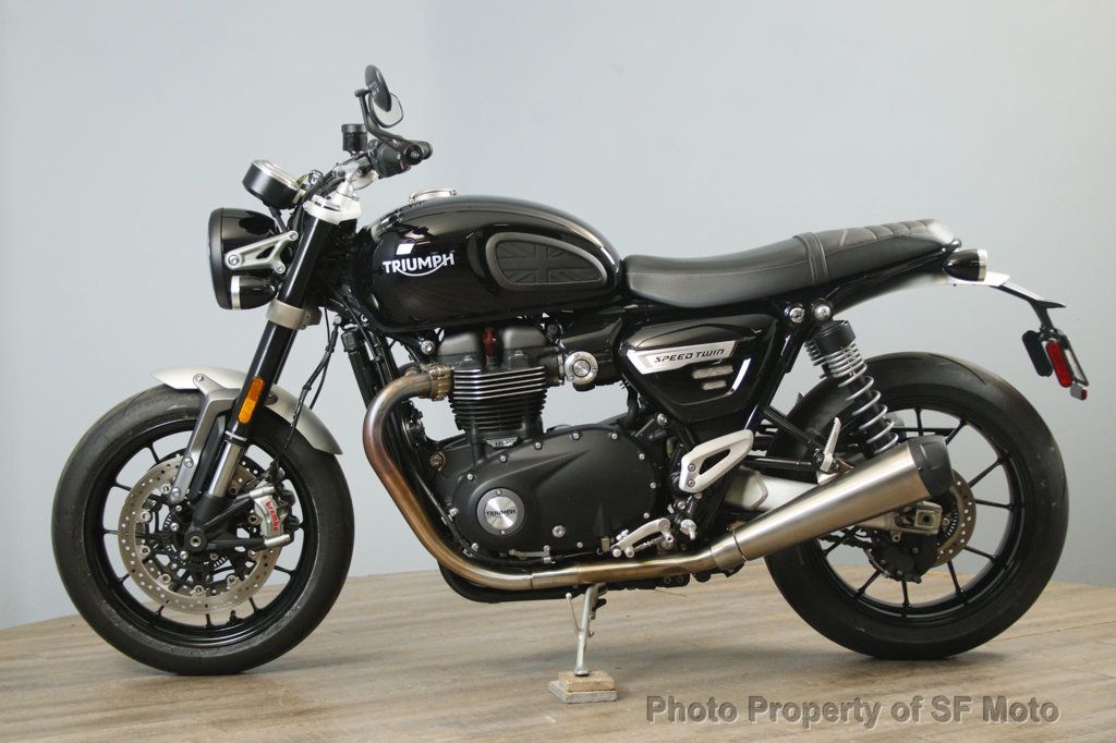 2022 Triumph Speed Twin One Owner, 4 Mi - 22982487 - 3